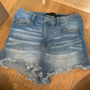 Kendall + Kylie Shorts Size 9 (Fit like size 4, worn once)